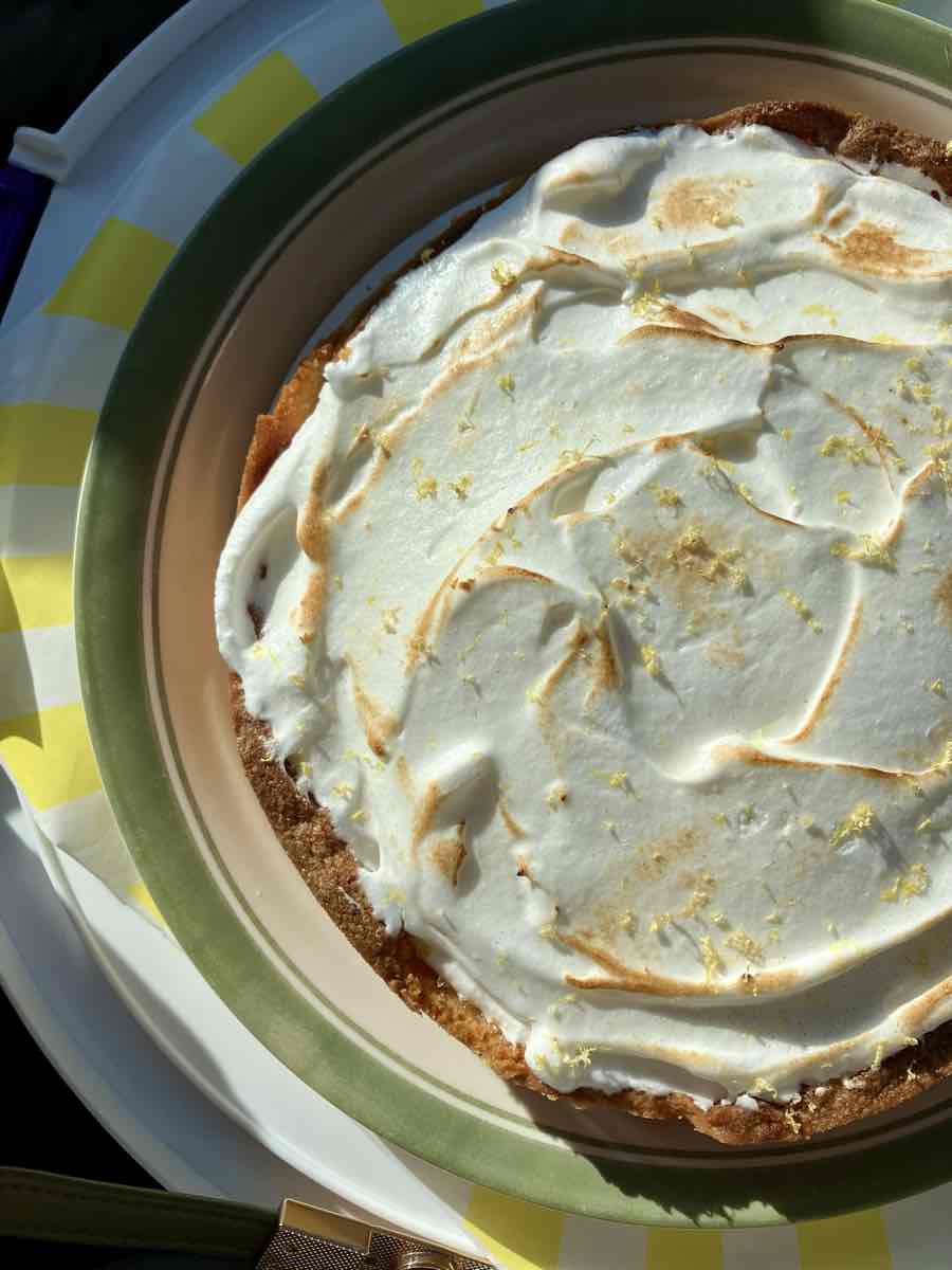 Lemon pie topped with Italian meringue